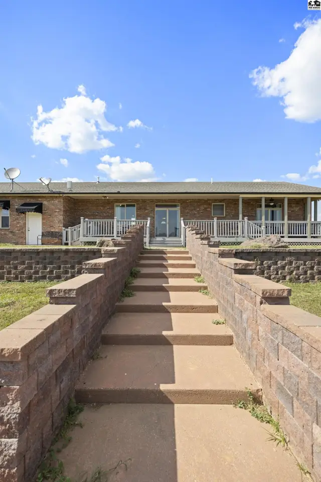 Photo of 105 Jet Cir, Brookville, KS