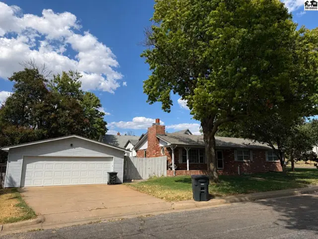Photo of 402 W Blaine St, Pratt, KS