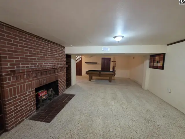 Photo of 129 W 19th Ave, Hutchinson, KS