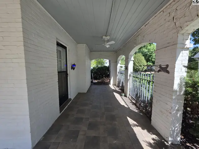 Photo of 129 W 19th Ave, Hutchinson, KS