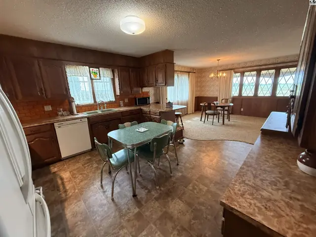 Photo of 616 W US Hwy 160, Harper, KS