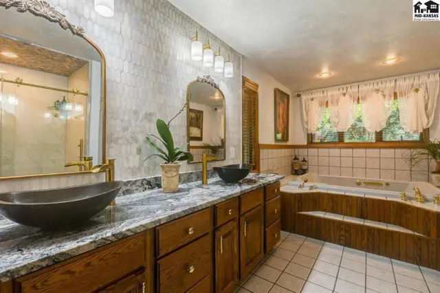 Photo of 2457 Haven Dr, Abilene, KS