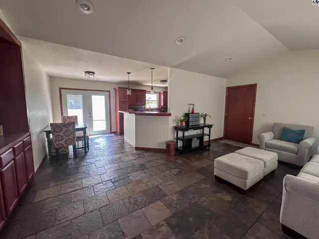 Photo of 605 W 10th St, Pratt, KS