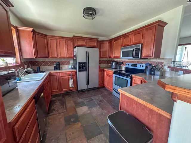 Photo of 605 W 10th St, Pratt, KS