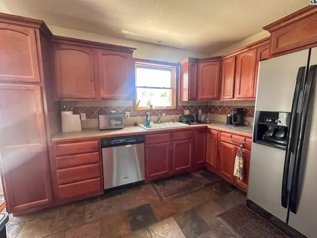 Photo of 605 W 10th St, Pratt, KS
