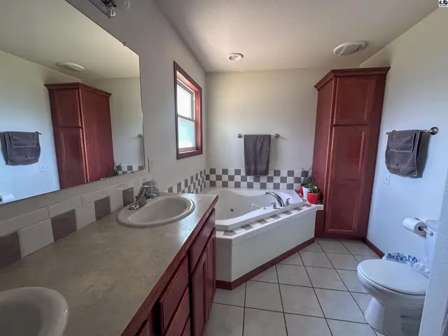 Photo of 605 W 10th St, Pratt, KS