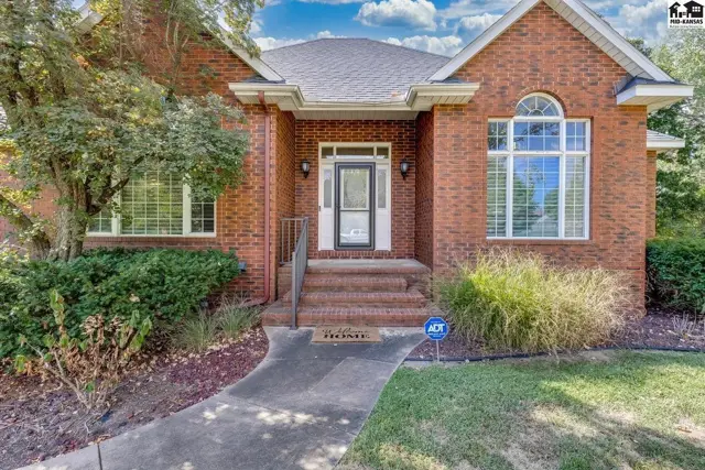 Photo of 3905 Meadow Ridge Ln, Hutchinson, KS