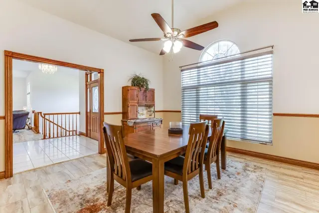 Photo of 3905 Meadow Ridge Ln, Hutchinson, KS