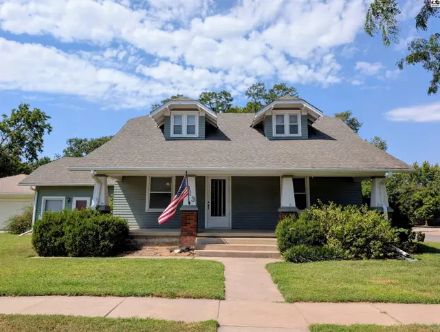 Photo of 313 N Christian Ave, Moundridge, KS