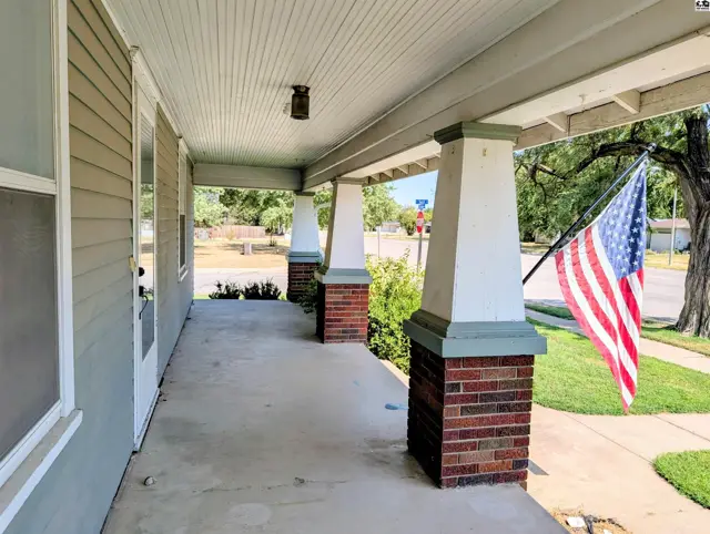 Photo of 313 N Christian Ave, Moundridge, KS