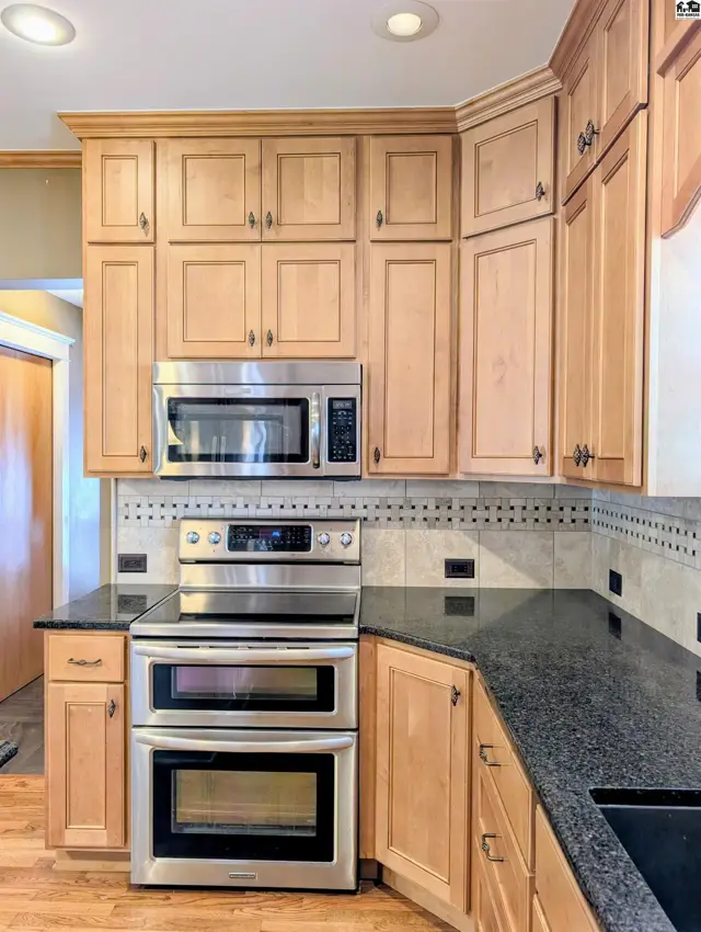 Photo of 313 N Christian Ave, Moundridge, KS