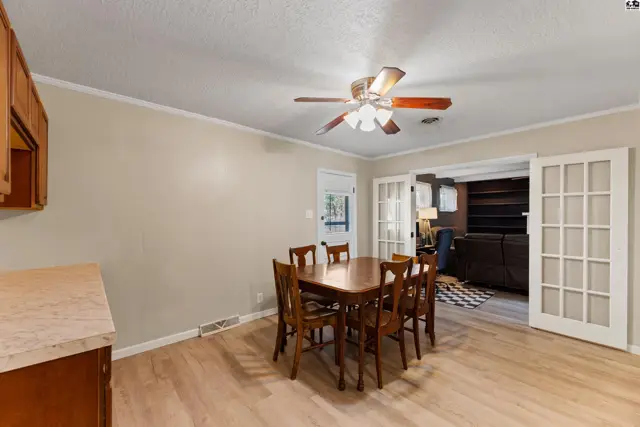 Photo of 1014 College Ln, Hutchinson, KS