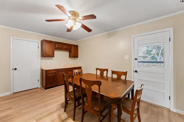 Photo of 1014 College Ln, Hutchinson, KS
