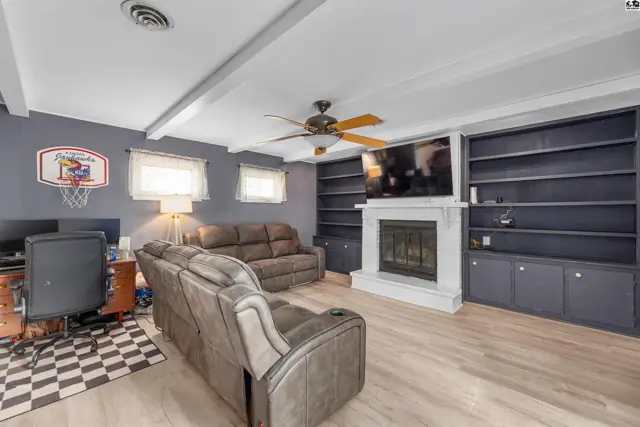 Photo of 1014 College Ln, Hutchinson, KS