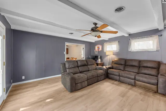 Photo of 1014 College Ln, Hutchinson, KS