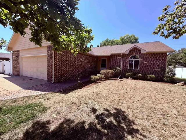 Photo of 1909 Landon St, Hutchinson, KS