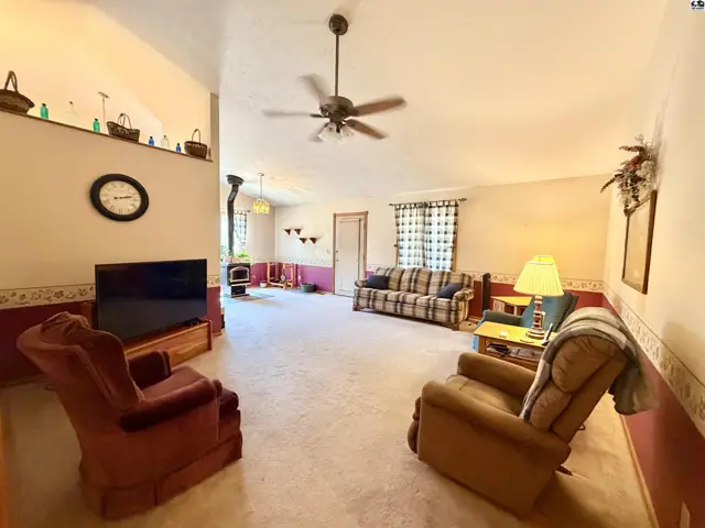 Photo of 1909 Landon St, Hutchinson, KS