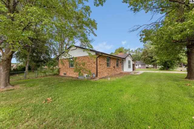 Photo of 4303 Sequoia St, Hutchinson, KS