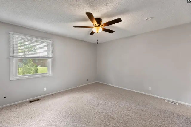 Photo of 4303 Sequoia St, Hutchinson, KS