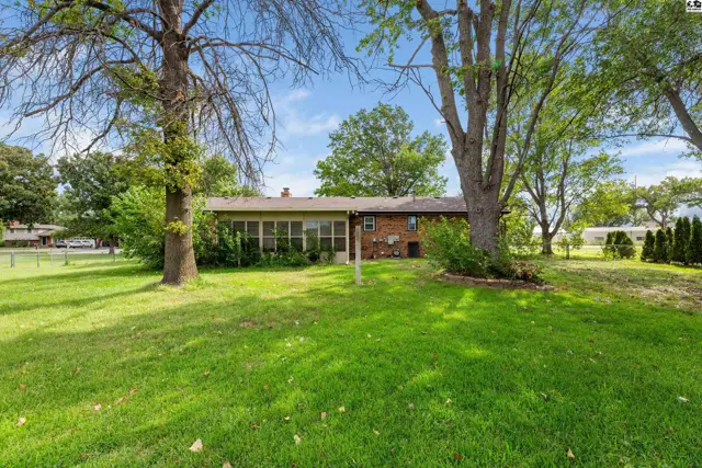 Photo of 4303 Sequoia St, Hutchinson, KS