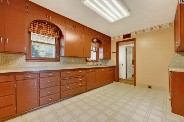 Photo of 1145 State Road 14, Lyons, KS