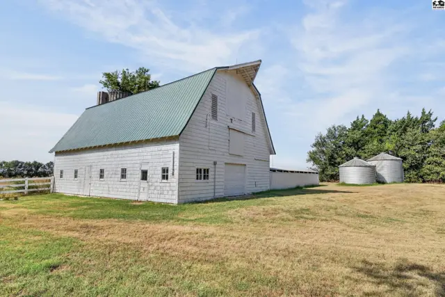 Photo of 1145 State Road 14, Lyons, KS