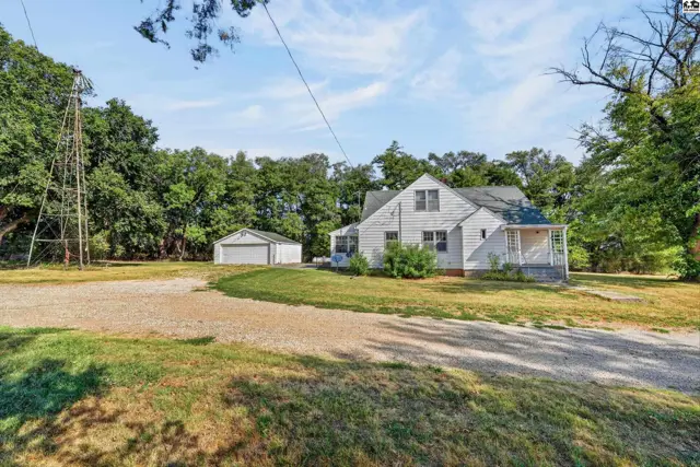Photo of 1145 State Road 14, Lyons, KS