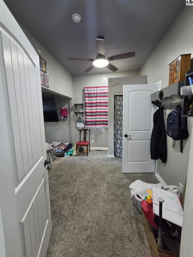 Photo of 400 E 5th Ave, Hutchinson, KS