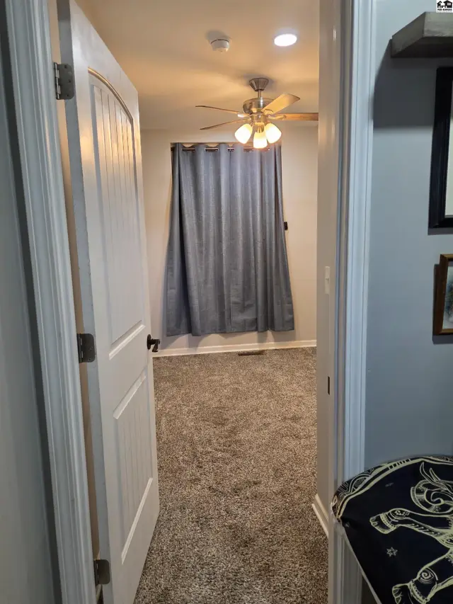 Photo of 400 E 5th Ave, Hutchinson, KS