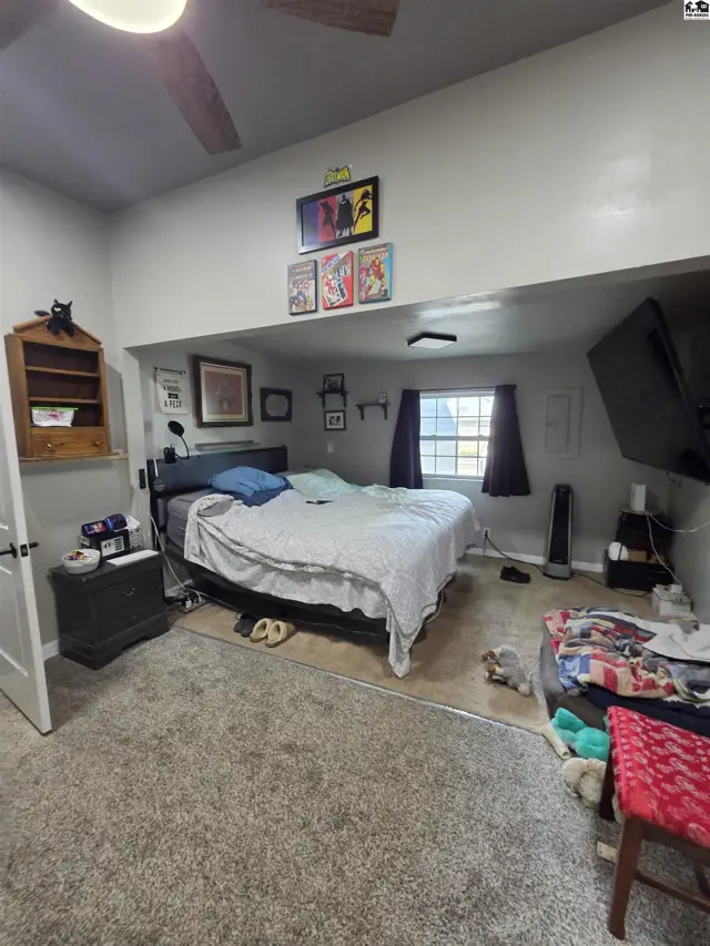 Photo of 400 E 5th Ave, Hutchinson, KS