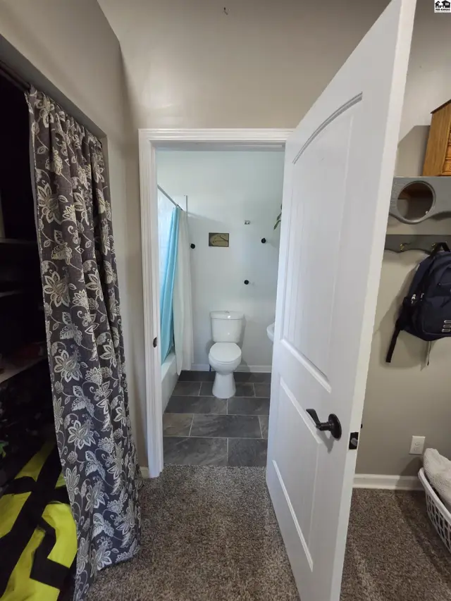 Photo of 400 E 5th Ave, Hutchinson, KS