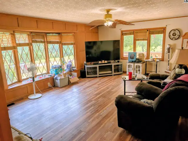 Photo of 6919 N Lake Rd, Hutchinson, KS