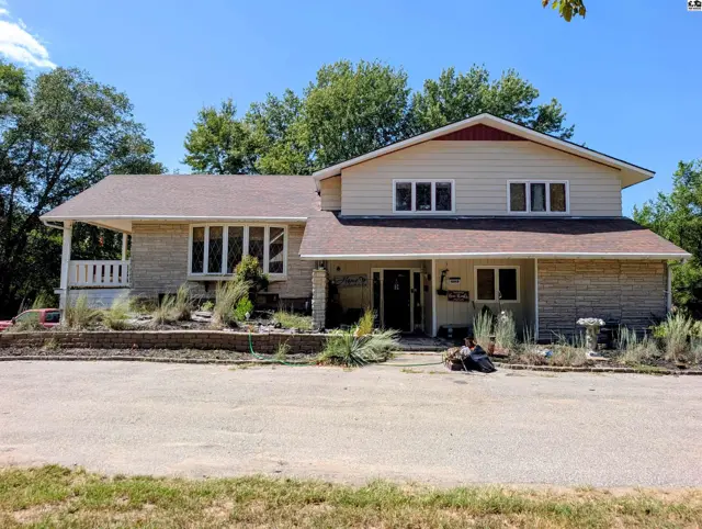 Photo of 6919 N Lake Rd, Hutchinson, KS