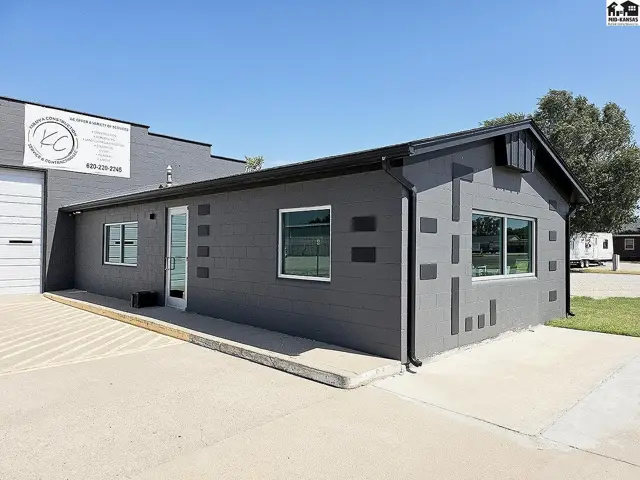 Photo of 1060 W Kansas Ave, McPherson, KS