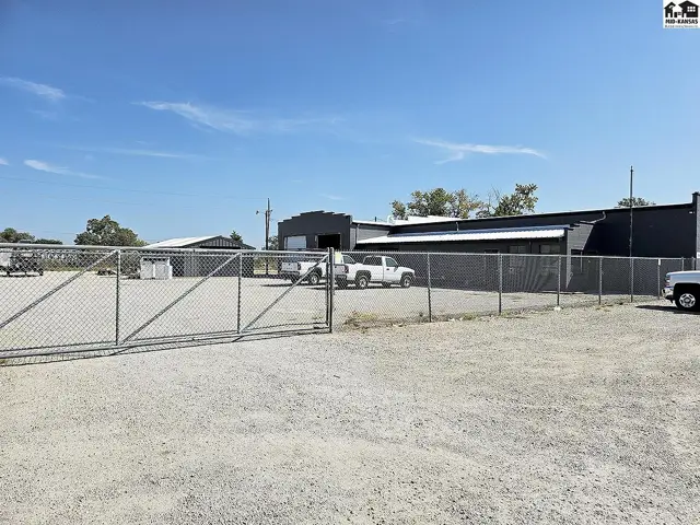 Photo of 1060 W Kansas Ave, McPherson, KS