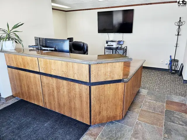 Photo of 1060 W Kansas Ave, McPherson, KS