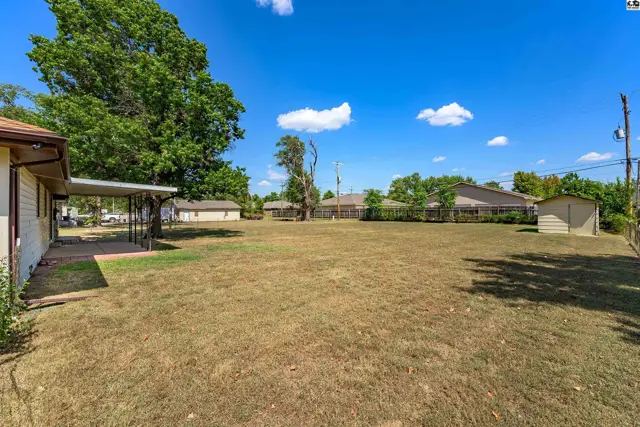Photo of 3004 N Waldron St, Hutchinson, KS