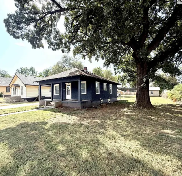 Photo of 305 W Kansas Ave, Medicine Lodge, KS