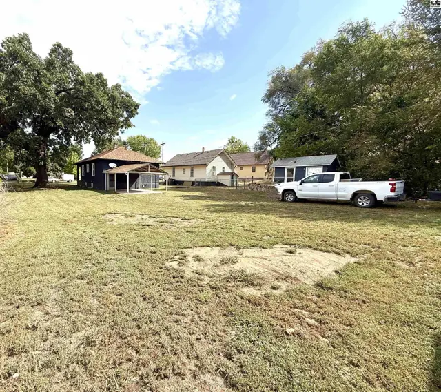 Photo of 305 W Kansas Ave, Medicine Lodge, KS