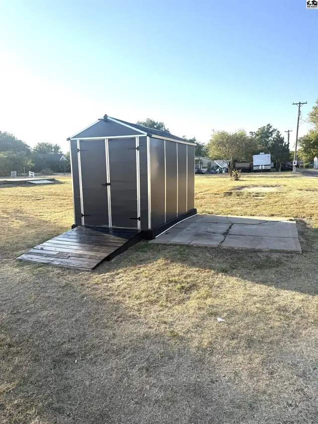 Photo of 110 N Miller St, Attica, KS