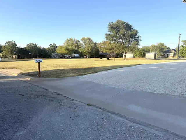 Photo of 110 N Miller St, Attica, KS