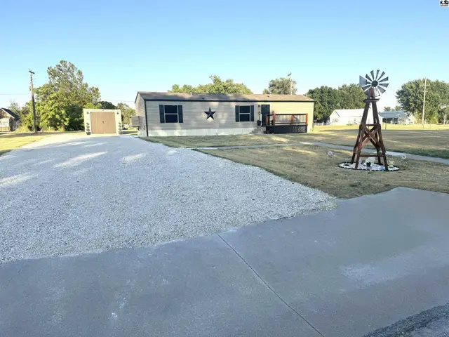 Photo of 110 N Miller St, Attica, KS