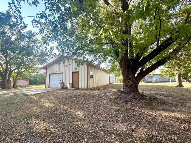 Photo of 405 Harper St, Attica, KS