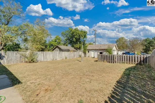 Photo of 314 W 15 Ave, Hutchinson, KS