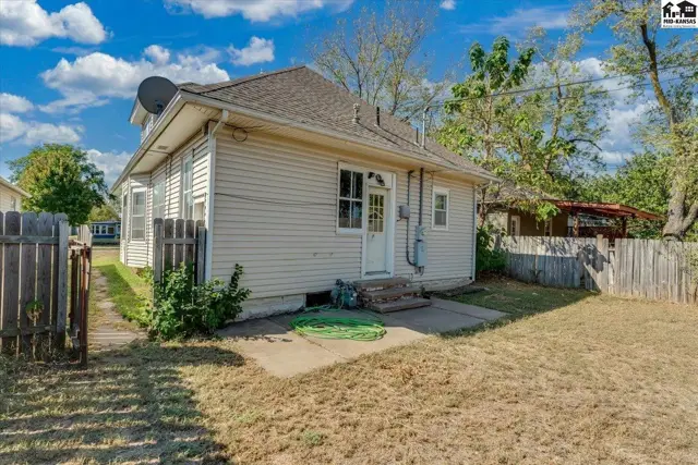 Photo of 314 W 15 Ave, Hutchinson, KS