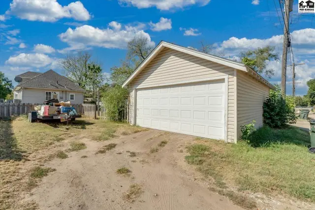 Photo of 314 W 15 Ave, Hutchinson, KS