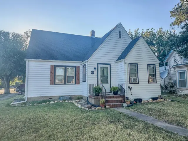 Photo of 100 N 4th St, Canton, KS