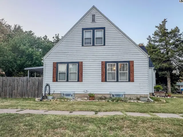 Photo of 100 N 4th St, Canton, KS