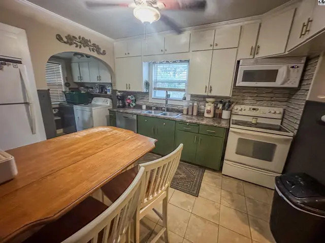 Photo of 100 N 4th St, Canton, KS