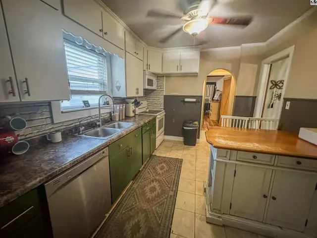 Photo of 100 N 4th St, Canton, KS